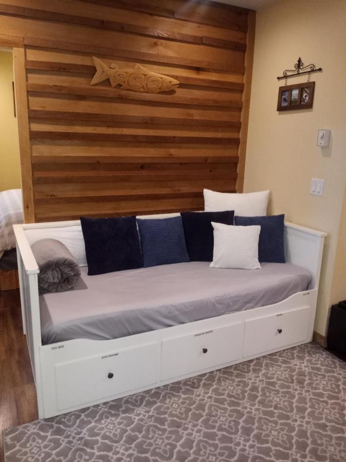 Forest Sweet Retreat Hot Tub & Wood Fired Sauna Ucluelet Εξωτερικό φωτογραφία