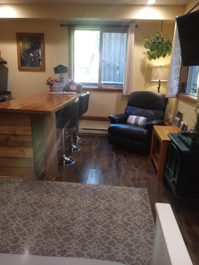 Forest Sweet Retreat Hot Tub & Wood Fired Sauna Ucluelet Εξωτερικό φωτογραφία